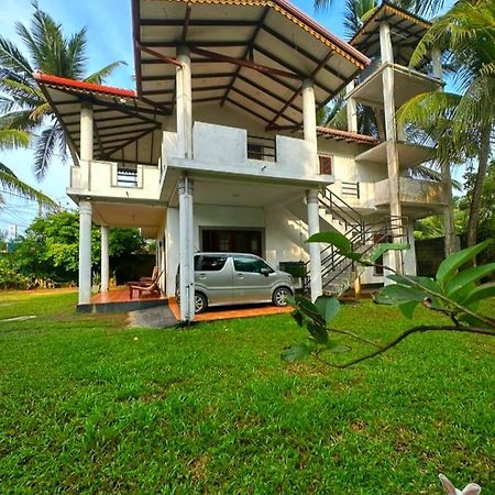 Royal Beach Villa Unawatuna Eksteriør billede