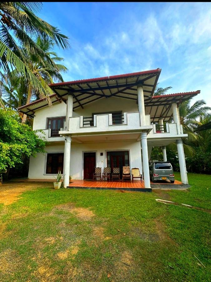 Royal Beach Villa Unawatuna Eksteriør billede