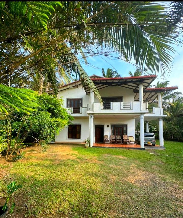 Royal Beach Villa Unawatuna Eksteriør billede