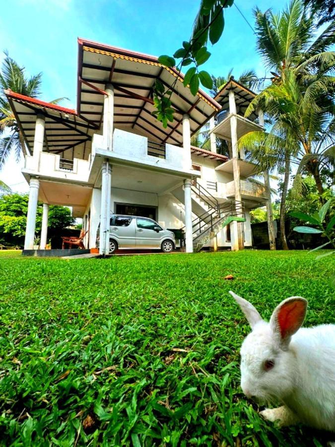 Royal Beach Villa Unawatuna Eksteriør billede