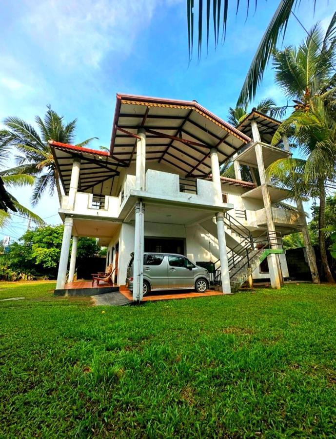 Royal Beach Villa Unawatuna Eksteriør billede