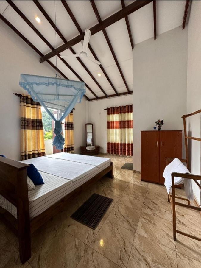 Royal Beach Villa Unawatuna Eksteriør billede