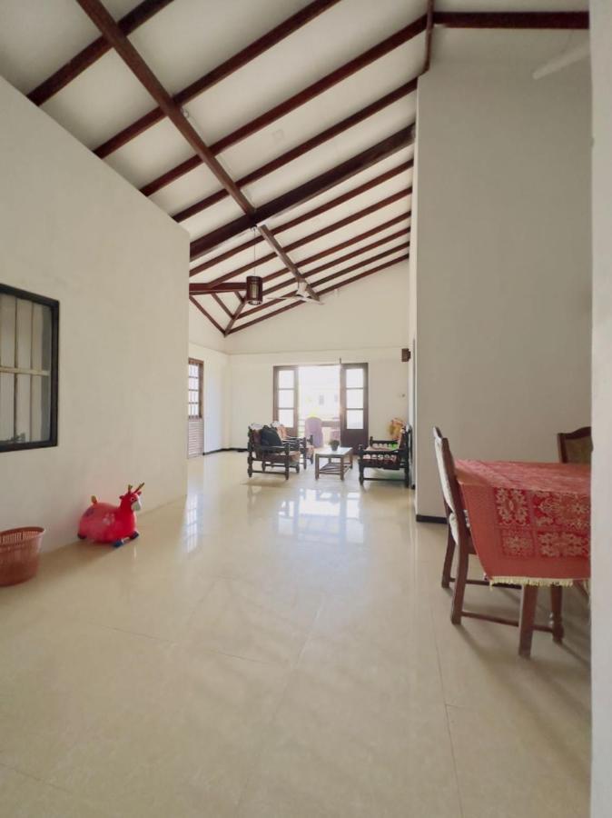 Royal Beach Villa Unawatuna Eksteriør billede