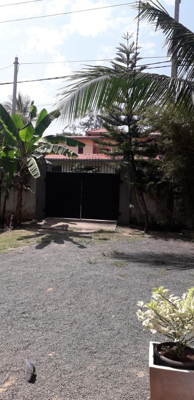 Royal Beach Villa Unawatuna Eksteriør billede