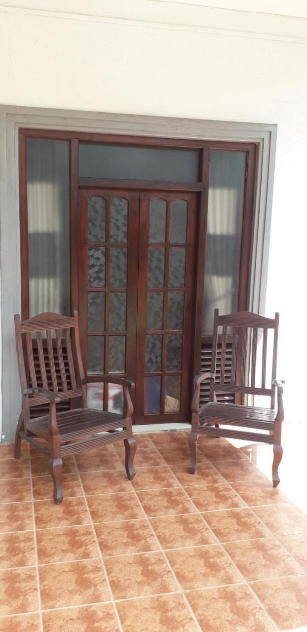 Royal Beach Villa Unawatuna Eksteriør billede