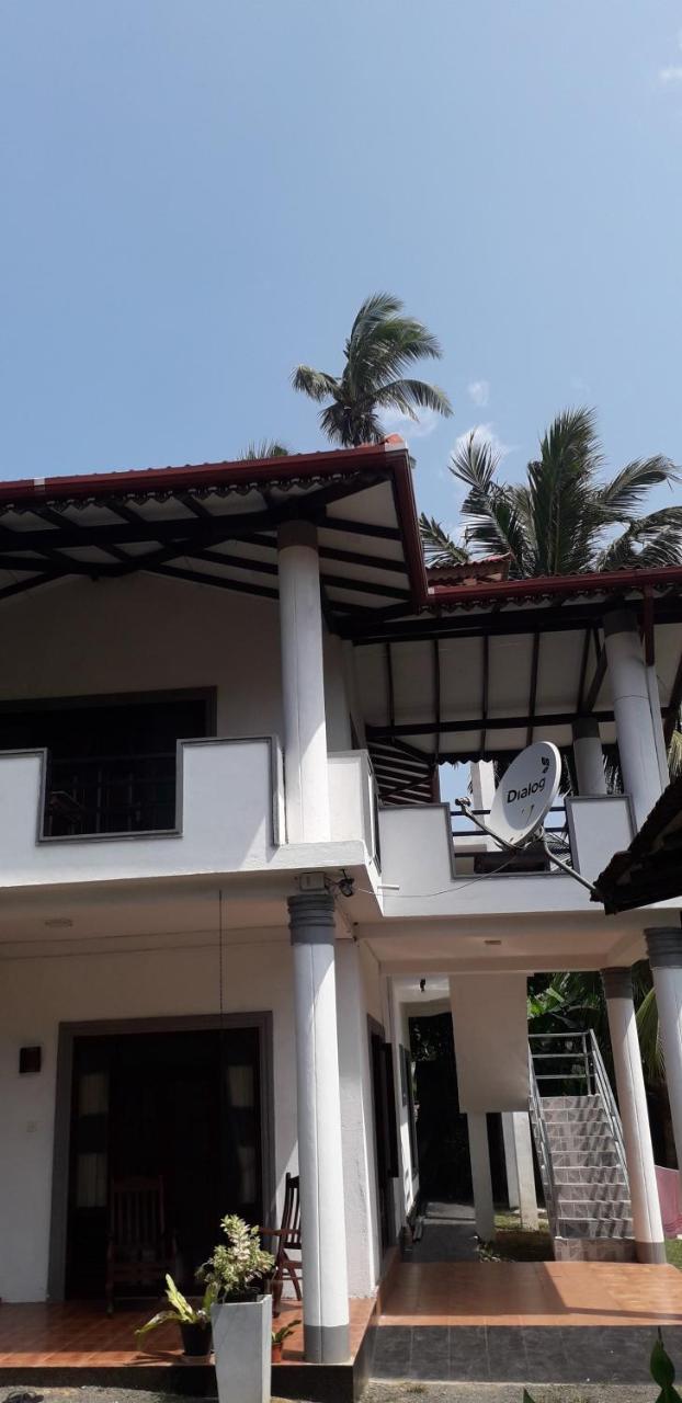 Royal Beach Villa Unawatuna Eksteriør billede