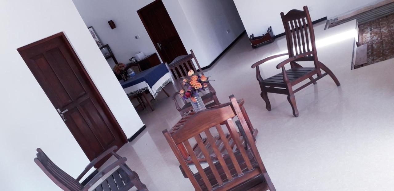 Royal Beach Villa Unawatuna Eksteriør billede
